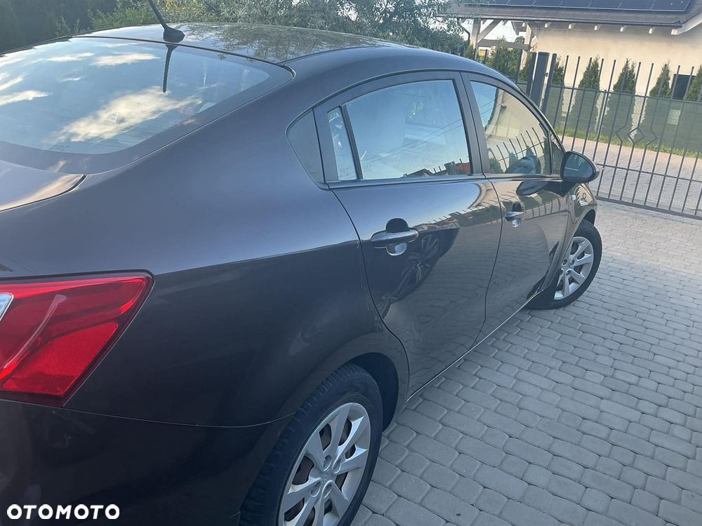 Kia Rio 1.4 M - 3
