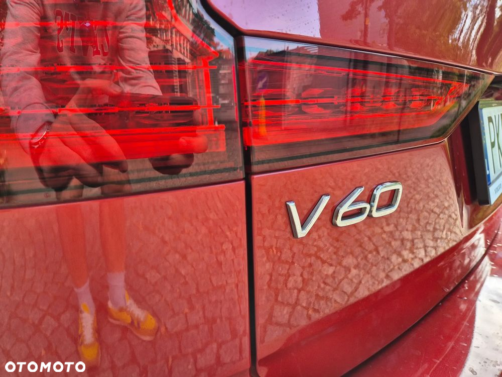 Volvo V60 B3 B R-Design - 17