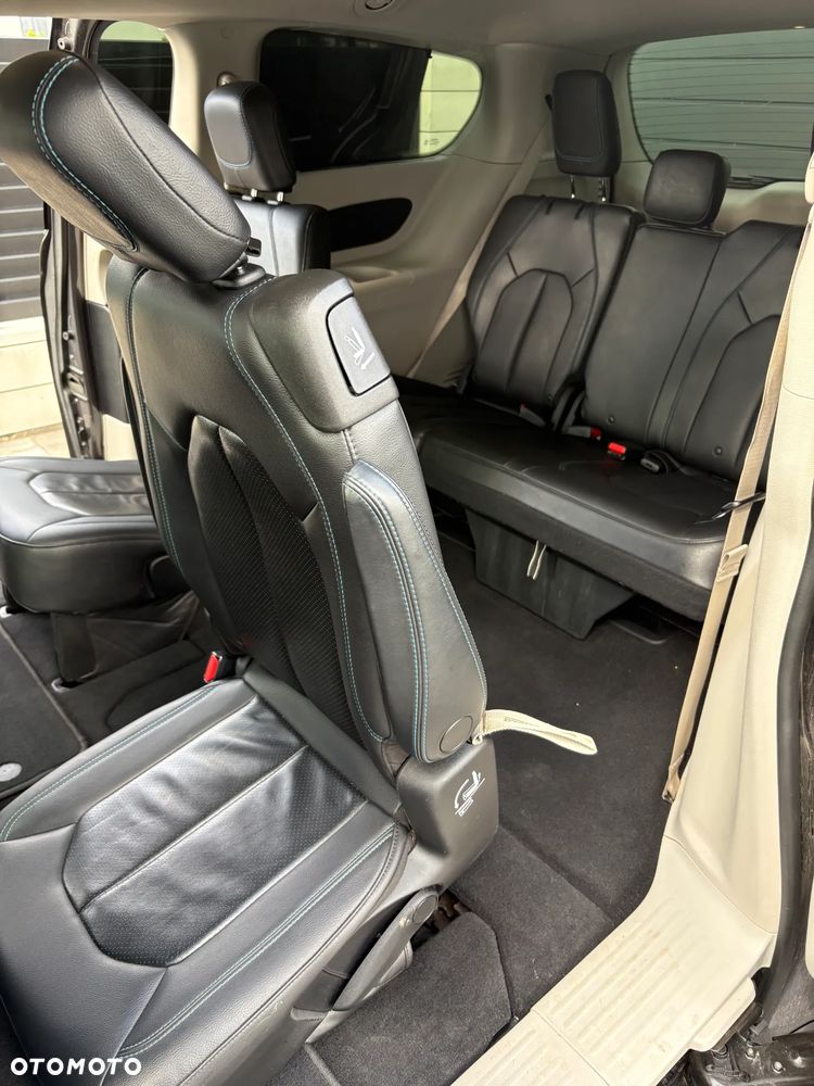 Chrysler Pacifica - 18