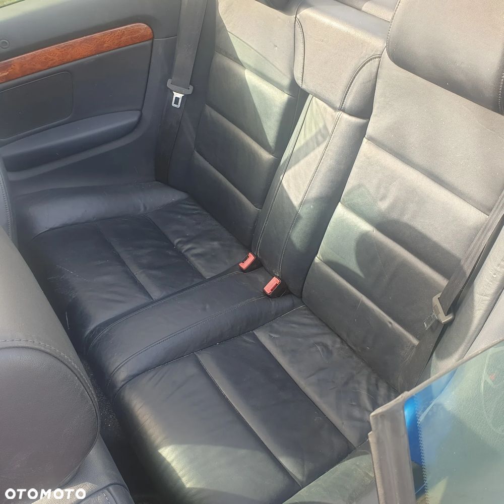 Audi A4 Cabrio 2.5 TDI - 12