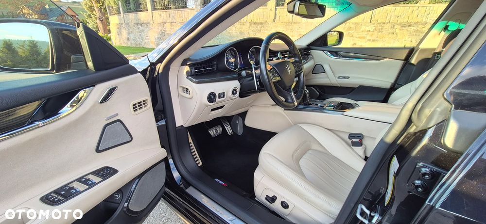 Maserati Quattroporte - 16