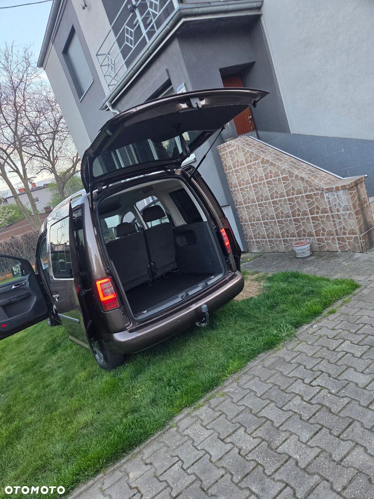 Volkswagen Caddy Highline DSG - 17