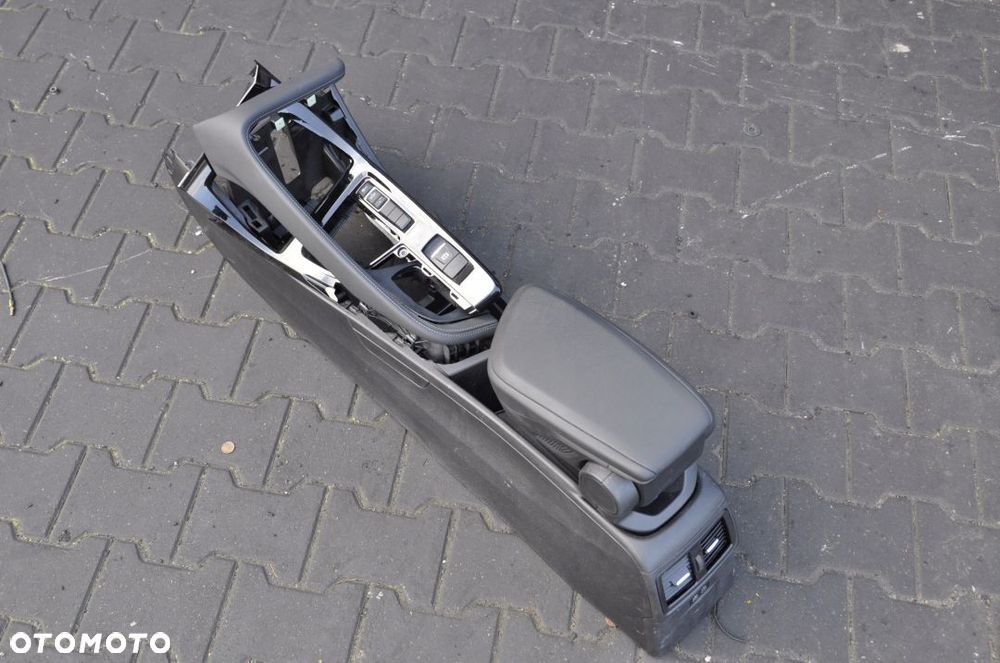 BMW X2 F39 WNĘTRZE FOTELE KANAPA BOCZKI TUNEL UK - 16