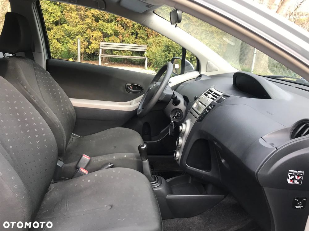 Toyota Yaris 1.0 Terra A/C - 16