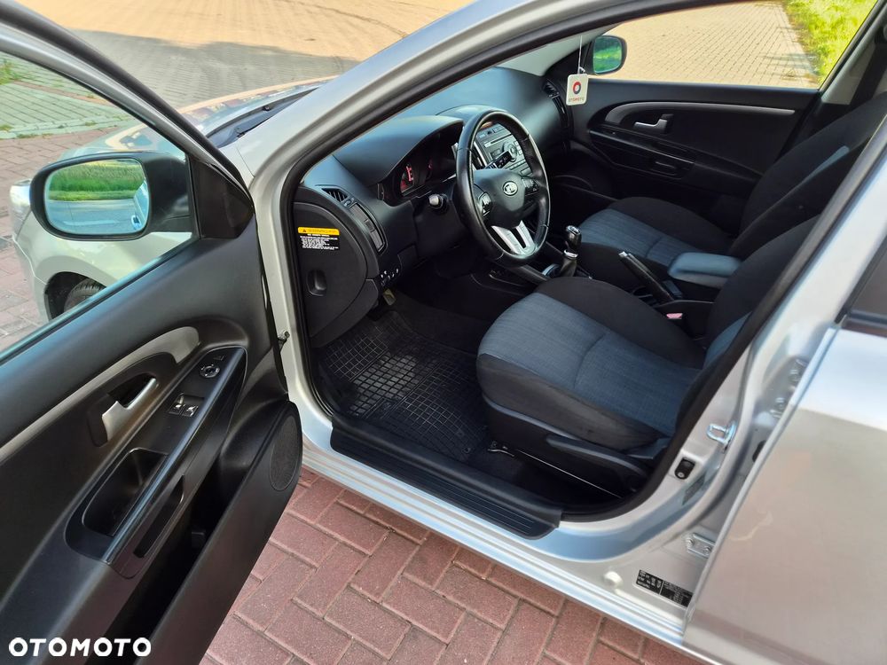 Kia Ceed 1.6 CRDi 90 Vision - 9