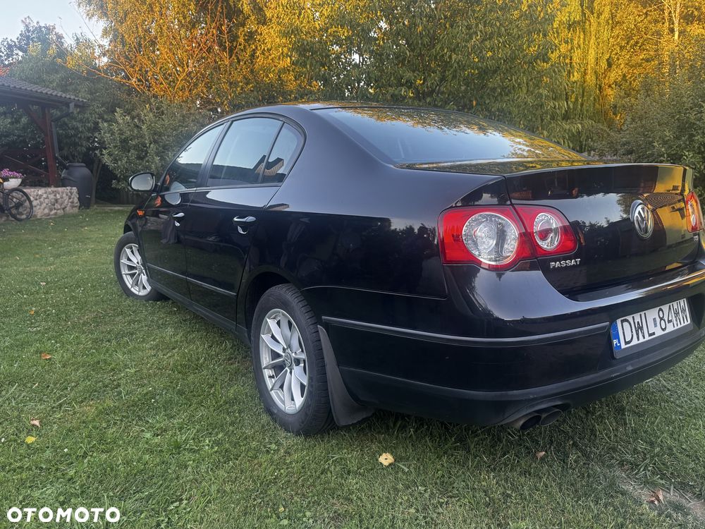 Volkswagen Passat - 2