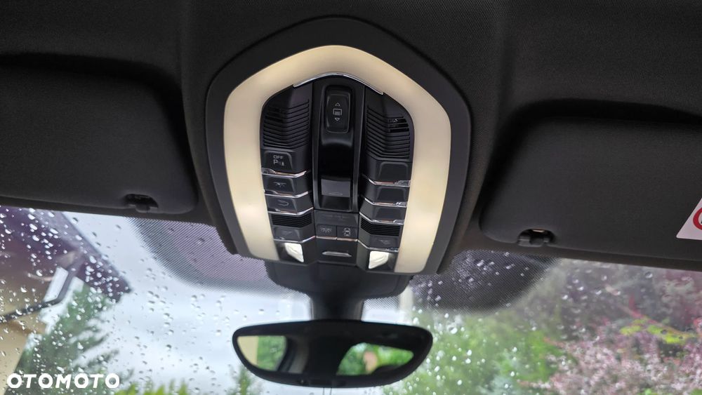 Porsche Cayenne Diesel Platinum Edition - 29