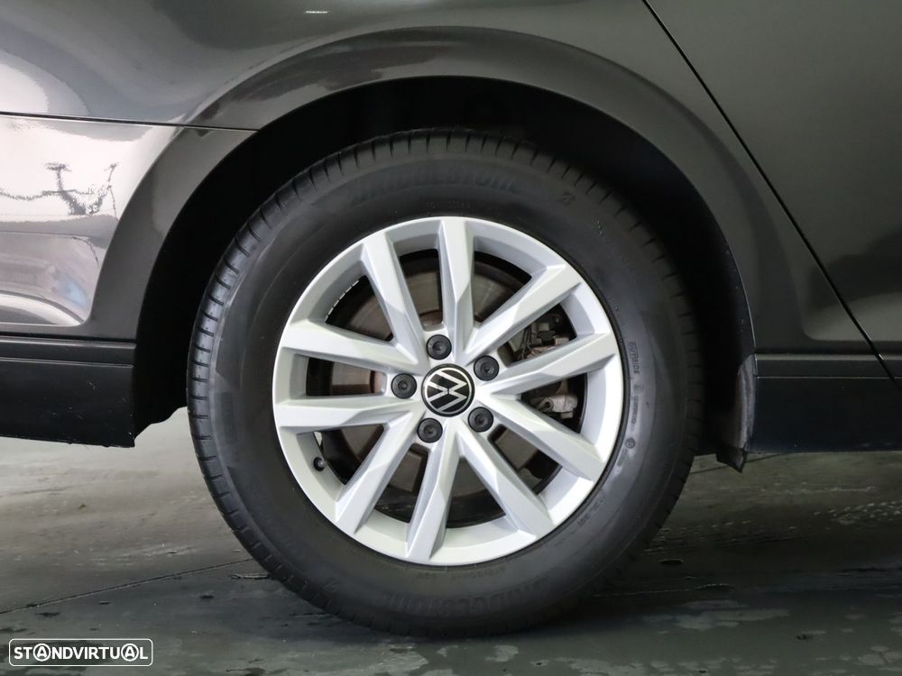 VW Passat Variant 2.0 TDI Business DSG - 6