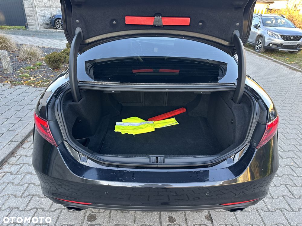 Alfa Romeo Giulia 2.2 D Turbo Sprint - 22