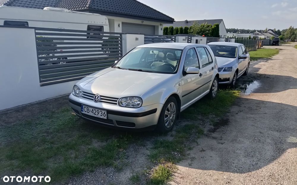 Volkswagen Golf - 2