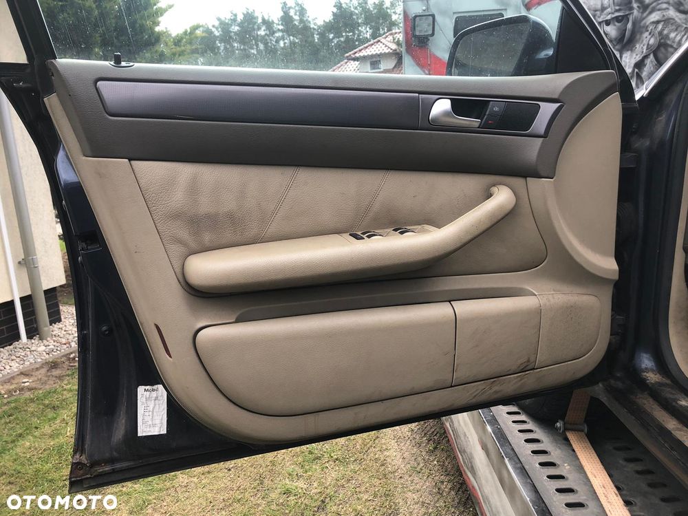Audi A6 C5  boczki tapicerka drzwi  beżowe skóra CENA ZA 4 SZTUKI - 1