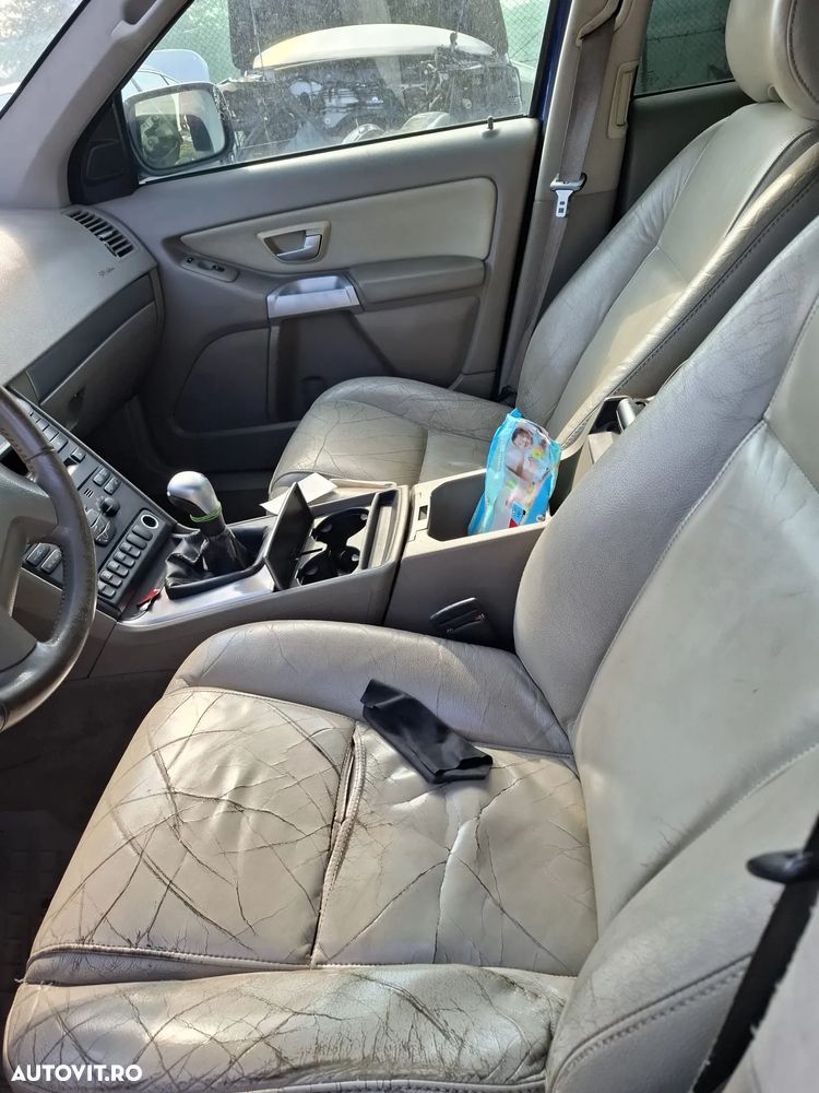 Dezmembrez Volvo XC90 - 8