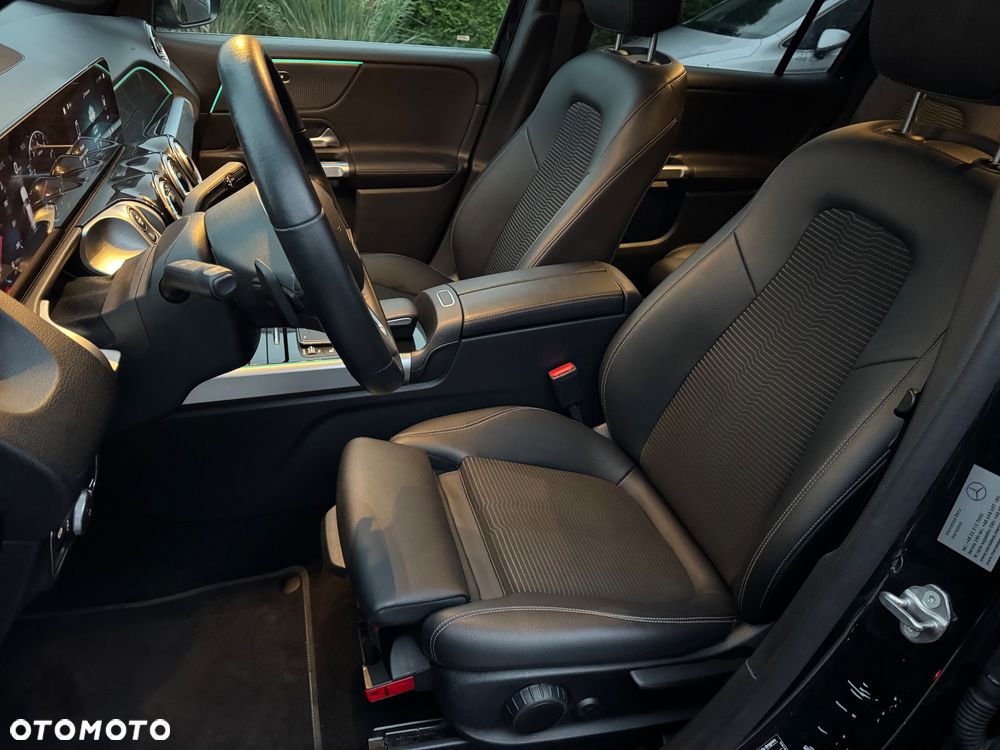 Mercedes-Benz GLB 250 4-Matic Progressive 8G-DCT - 13