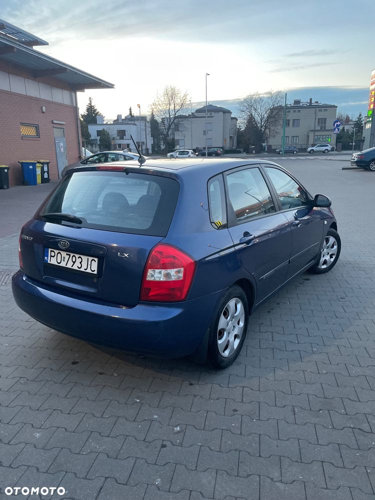 Kia Cerato 1.6 LX - 6
