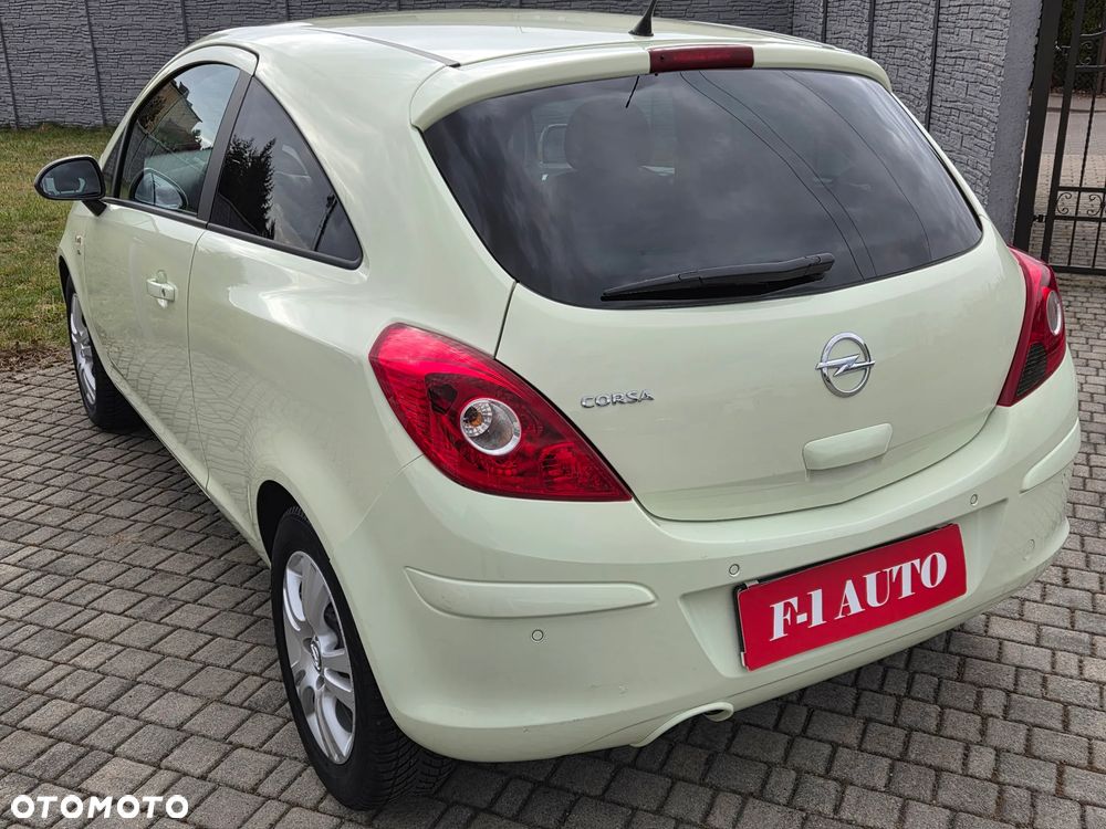 Opel Corsa 2011 photo 3