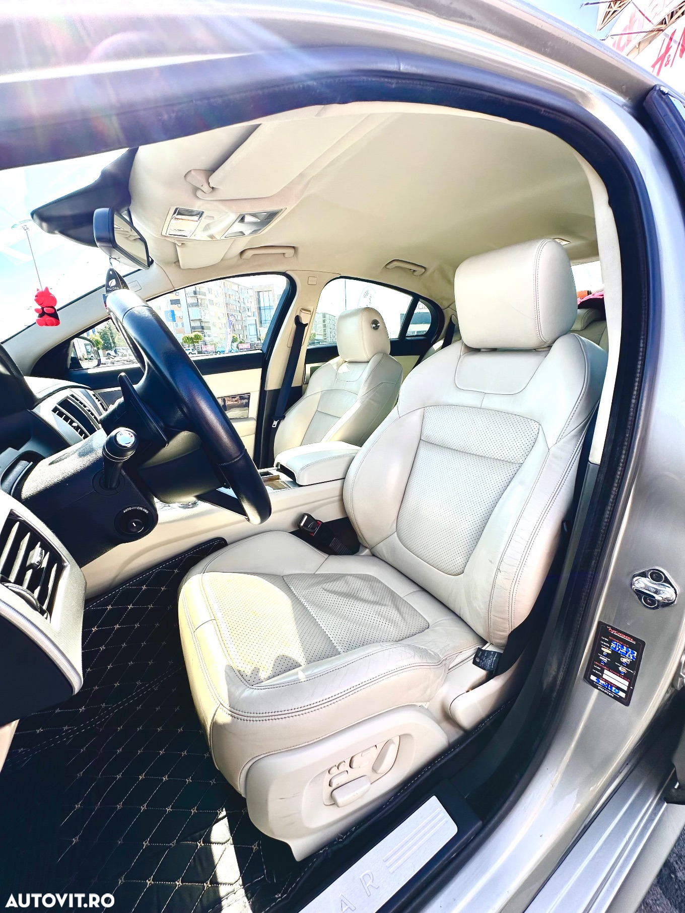 Jaguar XF 3.0D S Luxury - 10