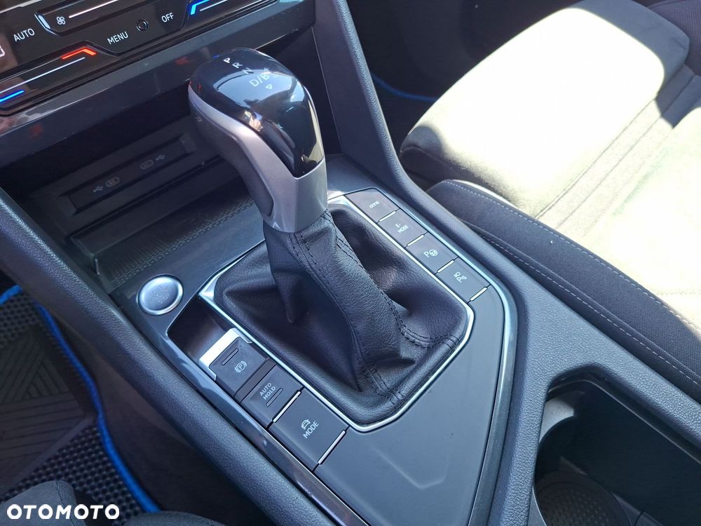 Volkswagen Tiguan - 16