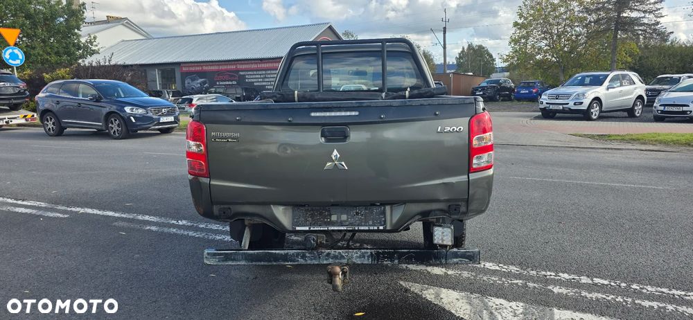 Mitsubishi L200 Pick Up 4x4 S&S Club Cab Basis - 6