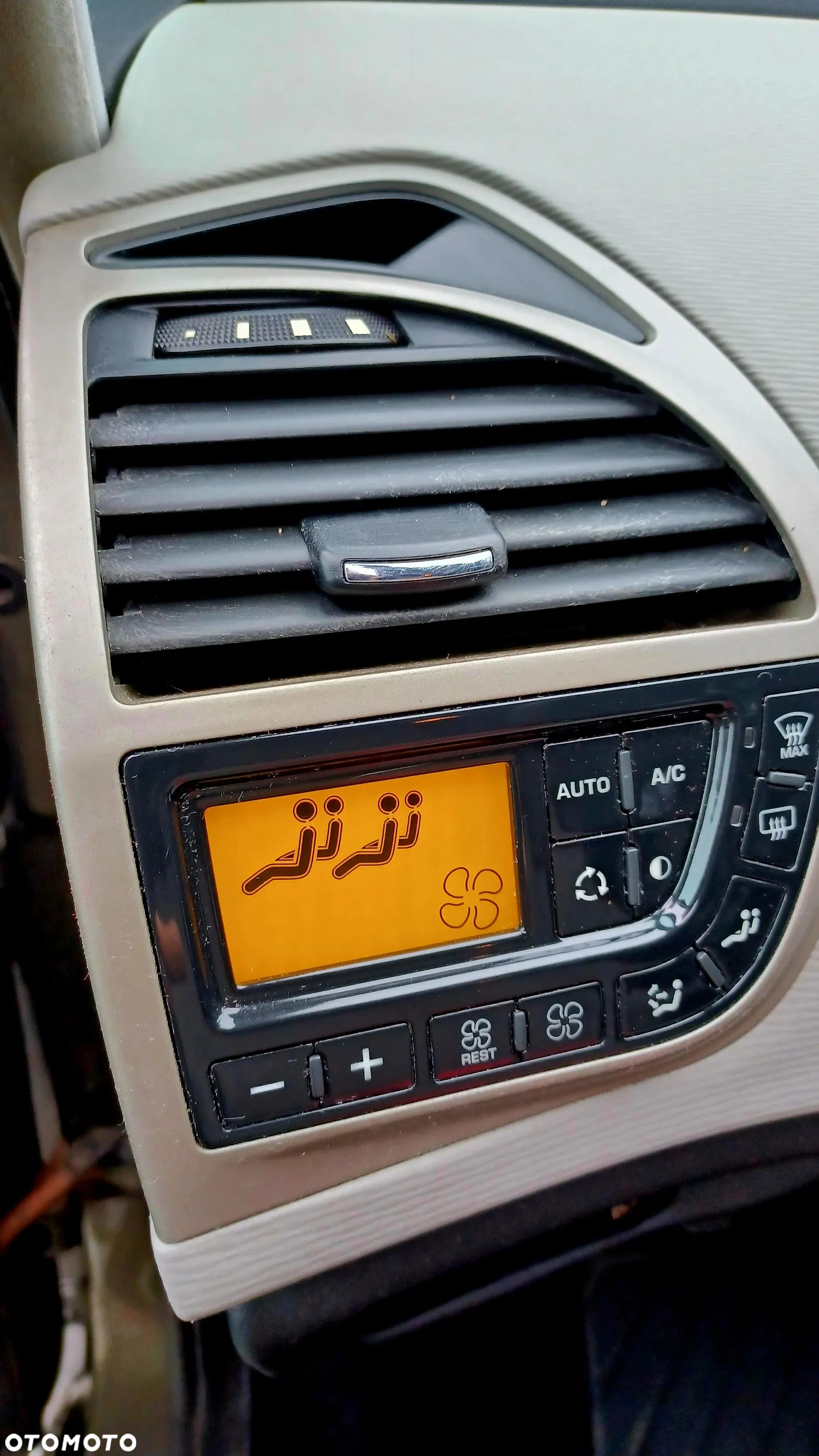 Citroën C4 Picasso 1.6 VTi Attraction - 10