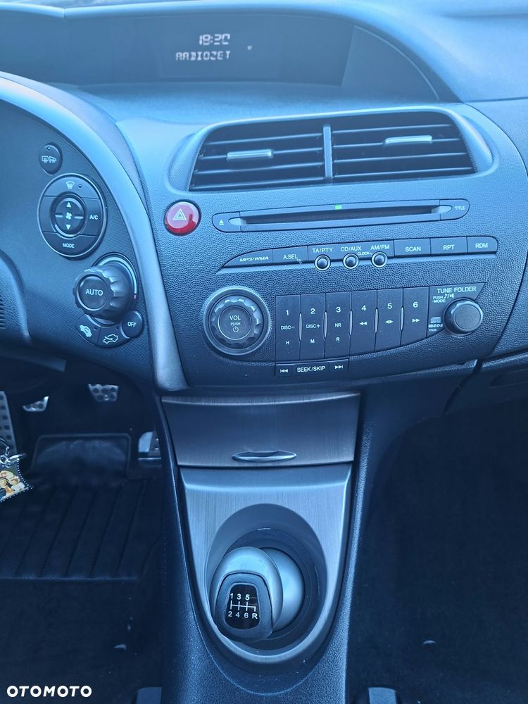 Honda Civic 1.8 Sport - 21