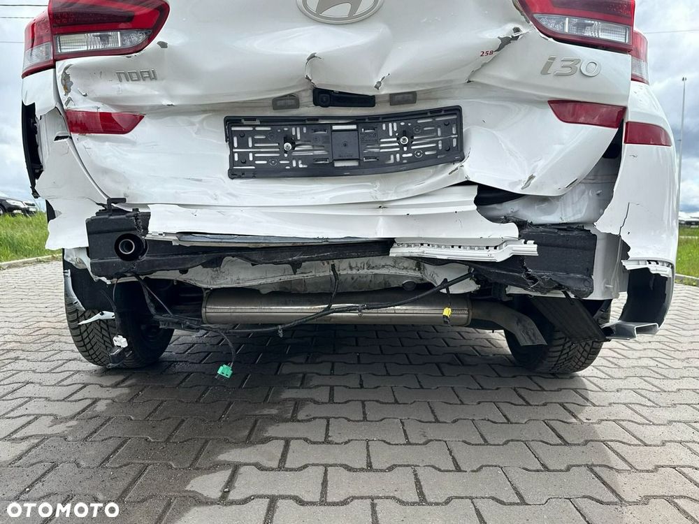 Hyundai i30 1.5 T-GDI 48V Smart - 13