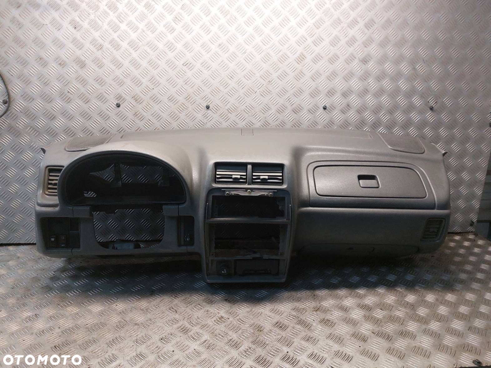 KOKPIT DESKA ROZDZIELCZA SUZUKI VITARA I - 2