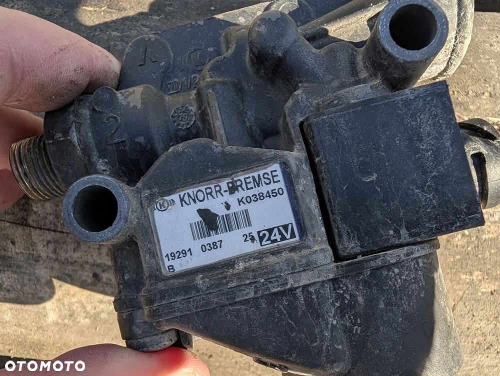 ZAWÓR MODULATOR ABS HAMULCA FORD F MAX CARGO K038450 19291038725 - 4