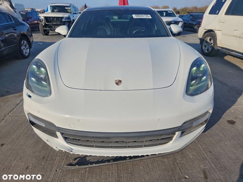 Porsche Panamera 4 - 6