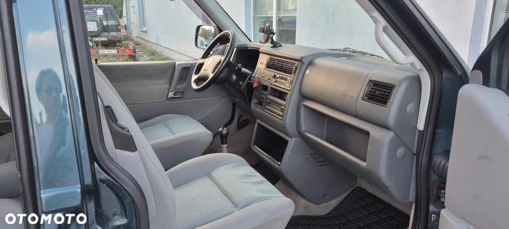 Volkswagen Multivan - 8