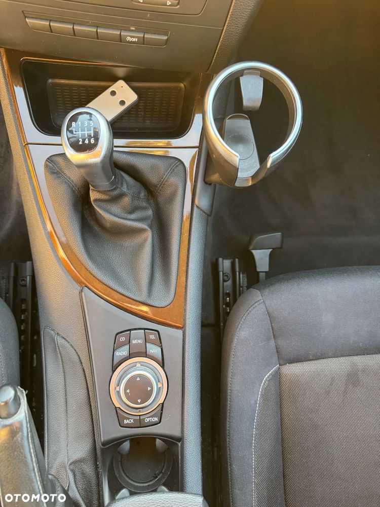 BMW Seria 1 118d DPF - 12