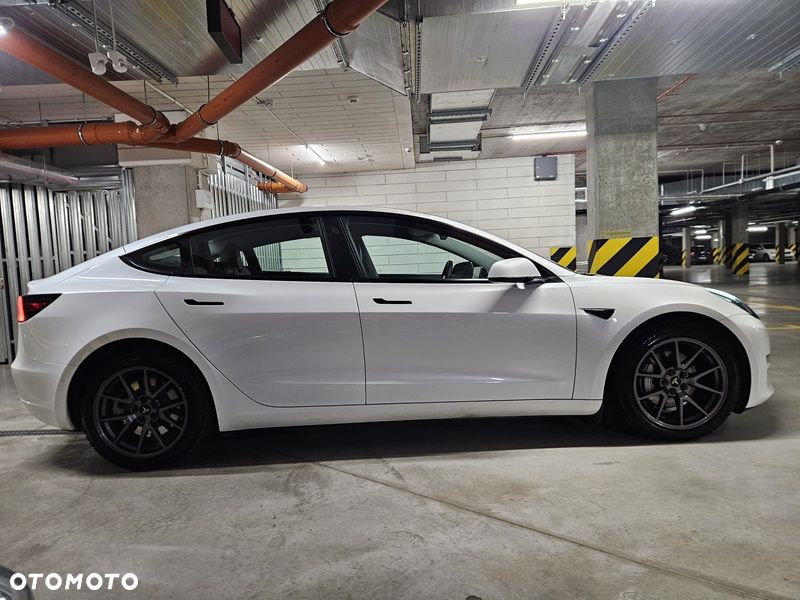 Tesla Model 3 - 11