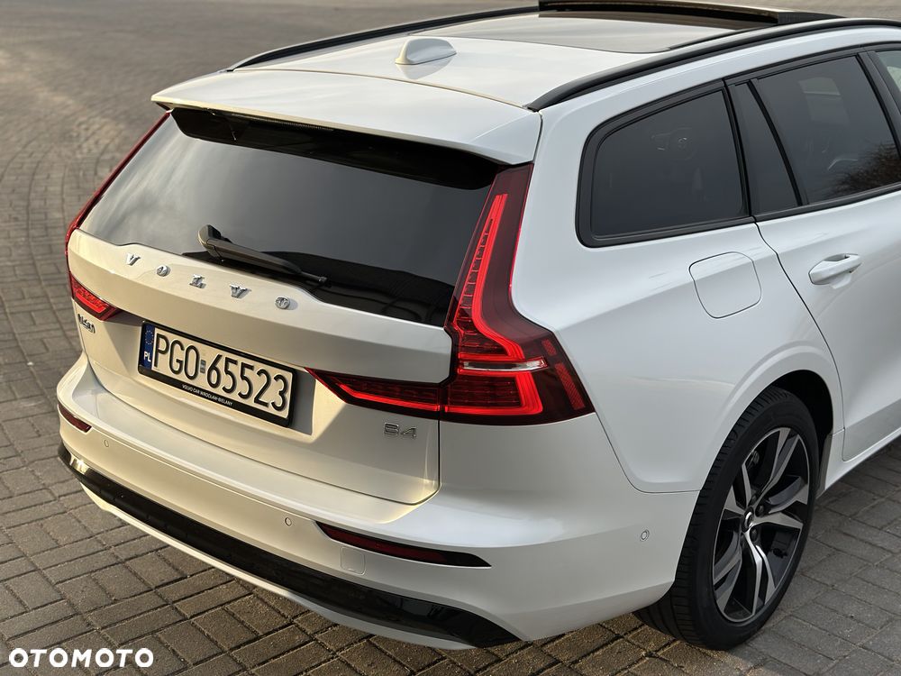 Volvo V60 B4 B DKG Plus Dark - 6