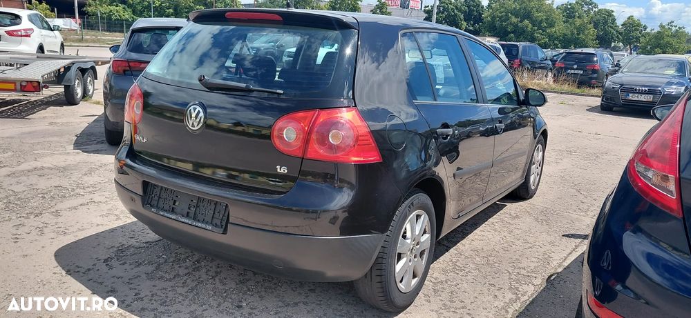 Volkswagen Golf 1.6 Comfortline - 6