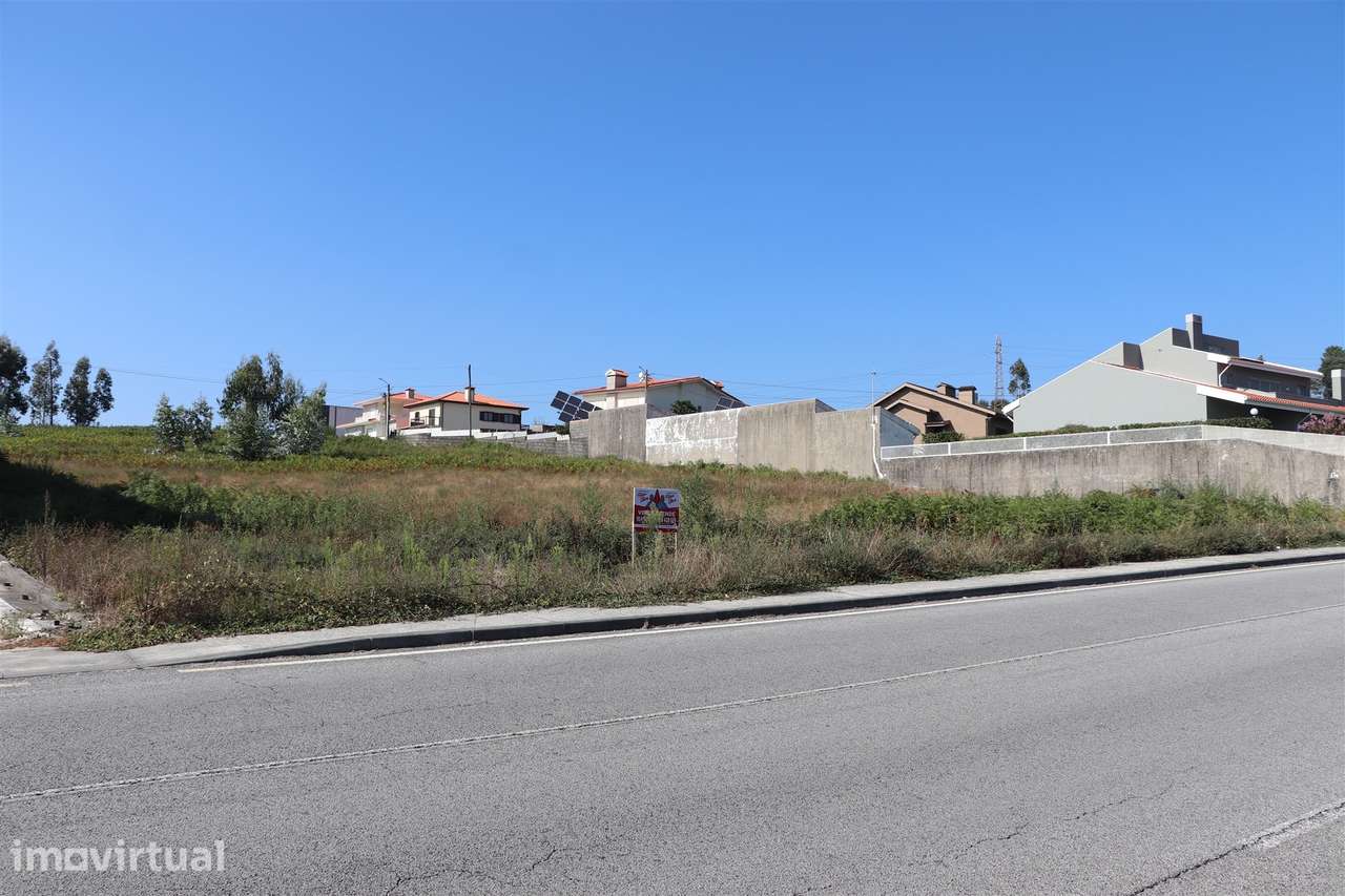 Lote de Terreno  Venda em Lustosa e Barrosas (Santo Estêvão),Lousada - Grande imagem: 2/12