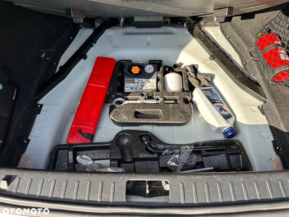 Volvo S60 D5 AWD Momentum - 9