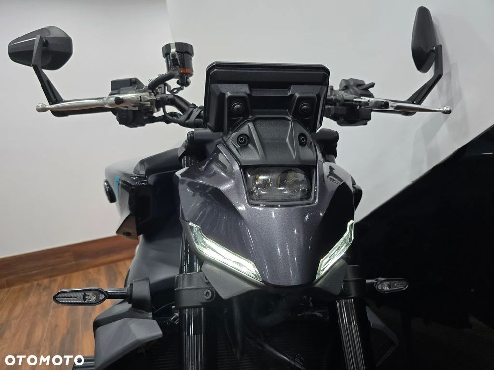 Yamaha MT - 8