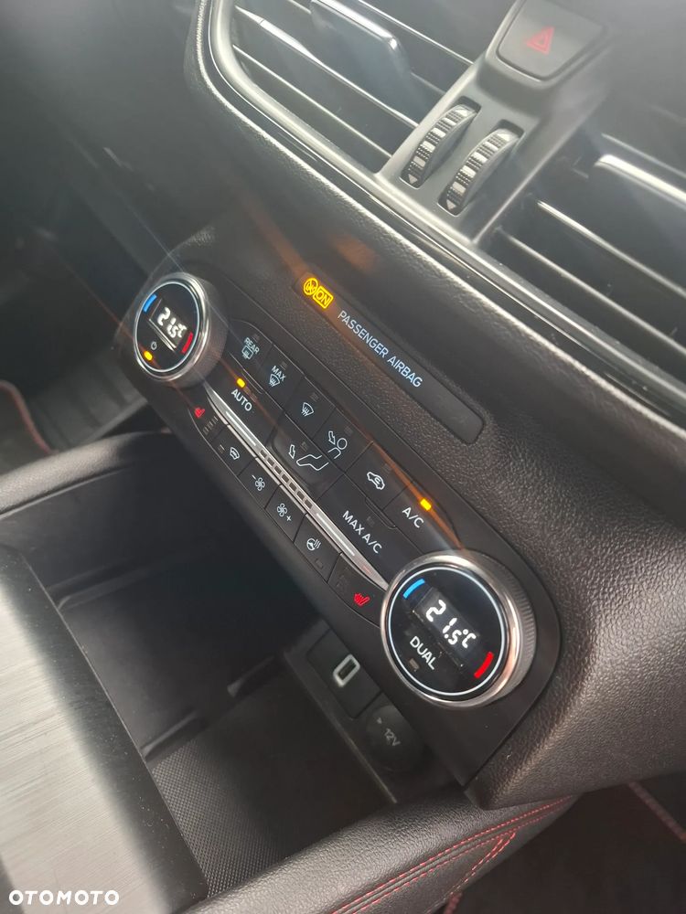 Ford Focus 2.0 EcoBlue ST-Line - 38