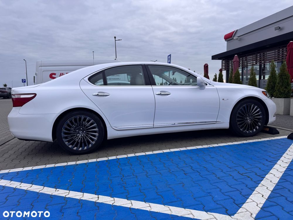 Lexus LS 460 Elite - 11