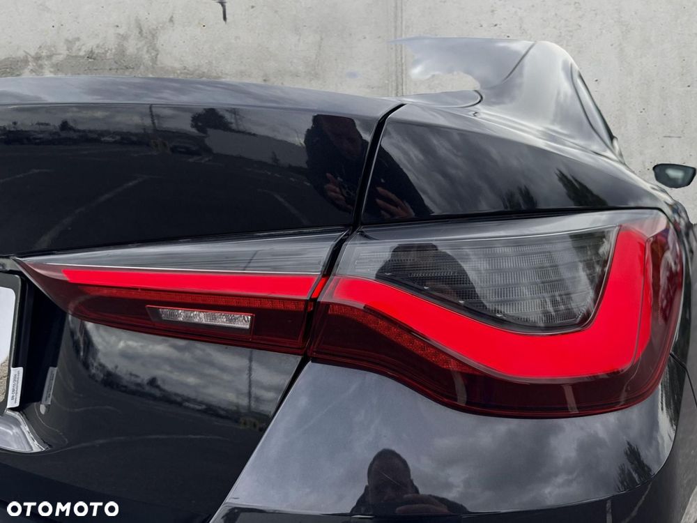 BMW i4 - 22