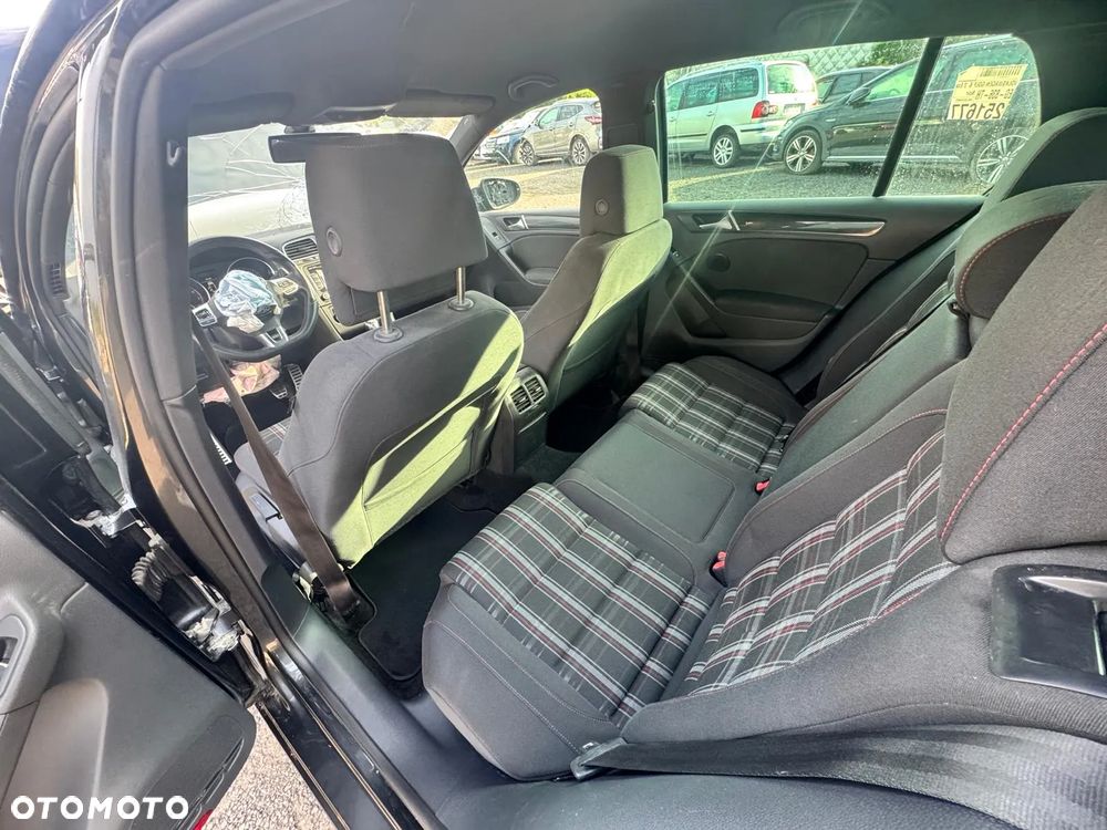 Volkswagen Golf VI 2.0 TSI GTI - 11