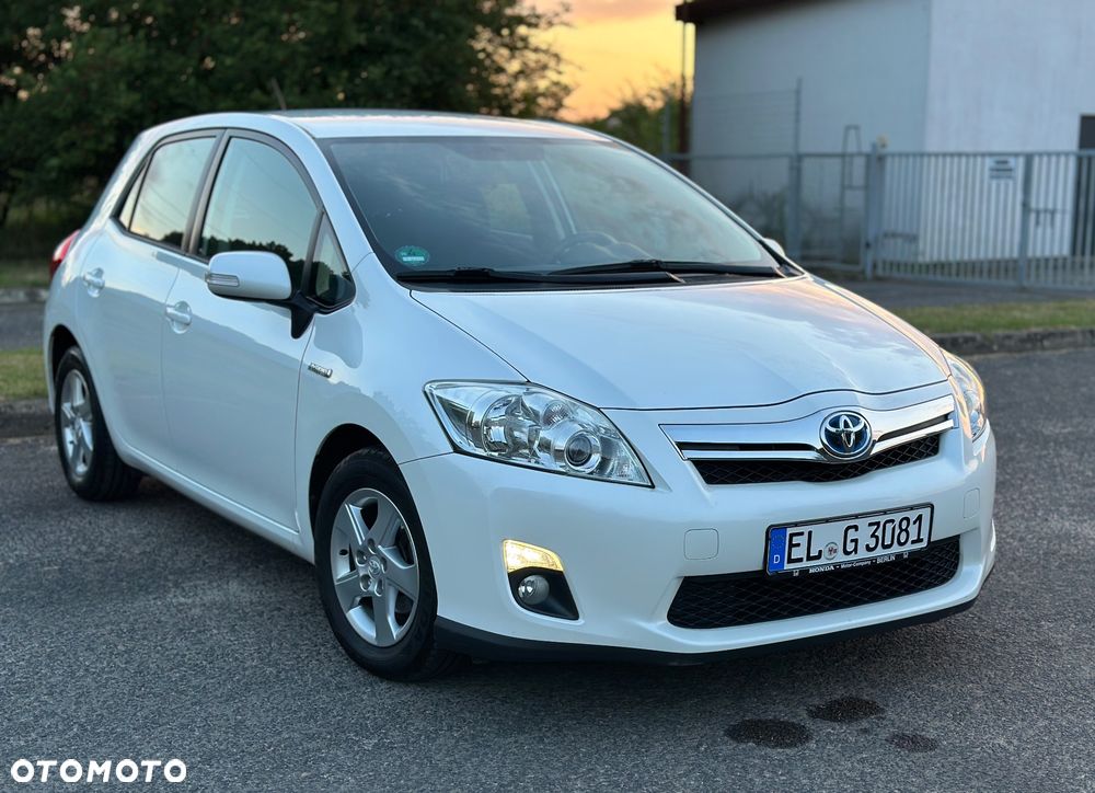 Toyota Auris Hybrid 135 Prestige - 2