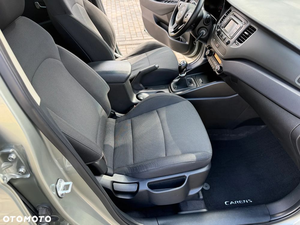 Kia Carens - 20