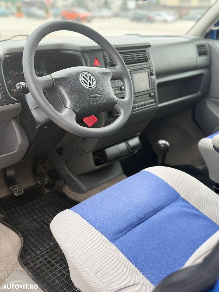 Volkswagen Multivan - 13