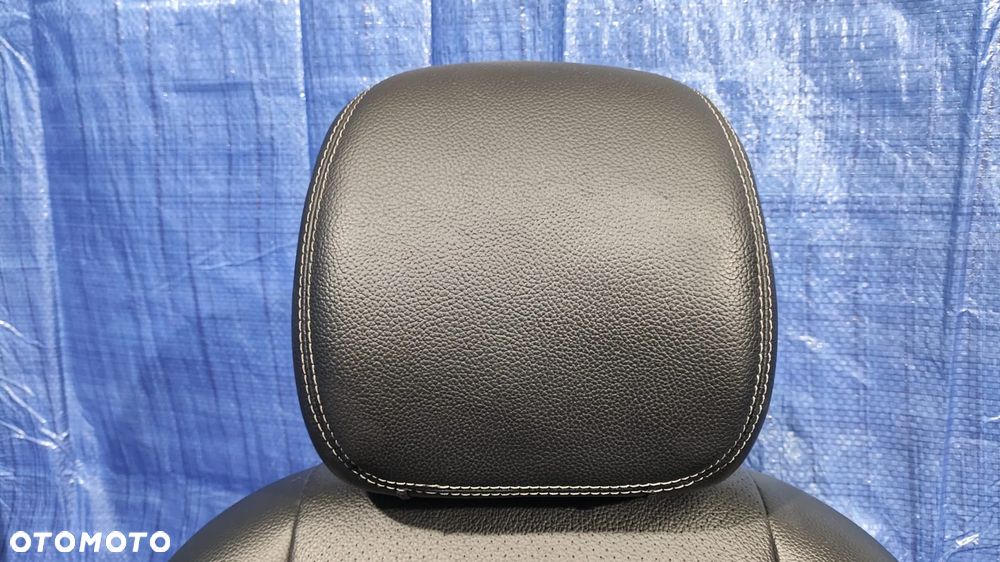 FOTEL PRAWY PRZÓD EKO SKÓRA EKOSKÓRA CZARNA PERFOROWANA GRZANY OSŁONA PRZEŁĄCZNIK PANEL ZAGŁÓWEK AIRBAG PODUSZKA MERCEDES W205 - 10