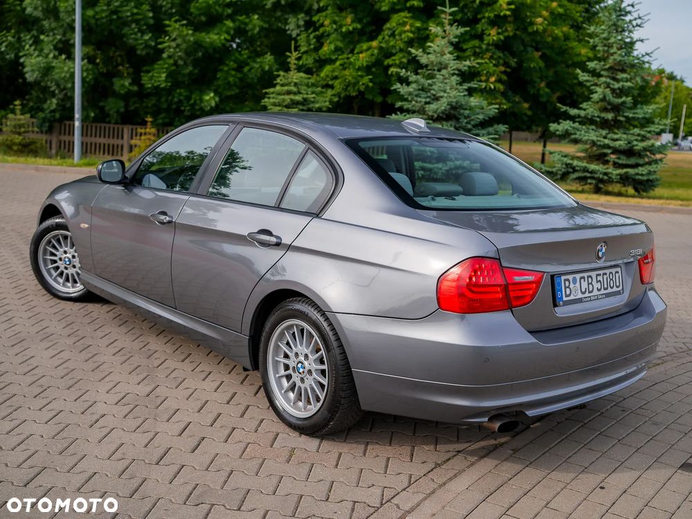 BMW Seria 3 318i Edition Exclusive - 19