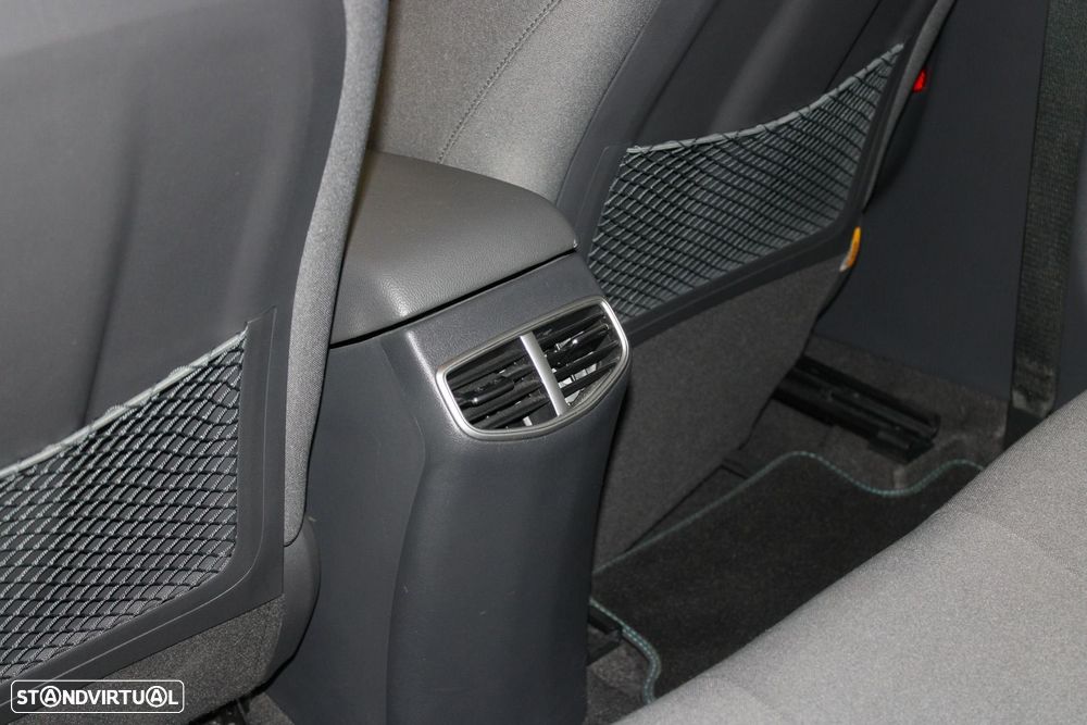 Hyundai Ioniq 1.6 GDI PHEV Tech - 29