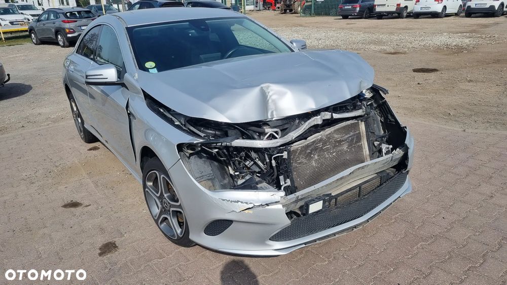 Mercedes-Benz CLA 200 d 7G-DCT UrbanStyle Edition - 21