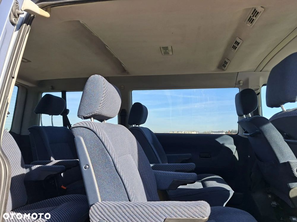 Volkswagen Transporter - 11