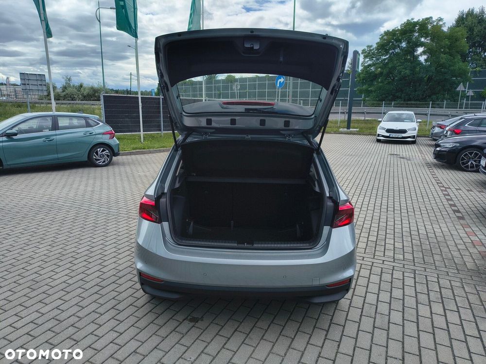 Skoda Fabia 1.0 Essence - 8