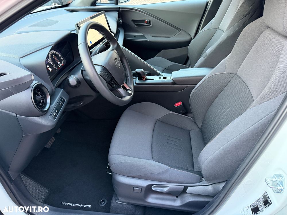 Toyota C-HR 1.8 Hybrid Team Deutschland - 29